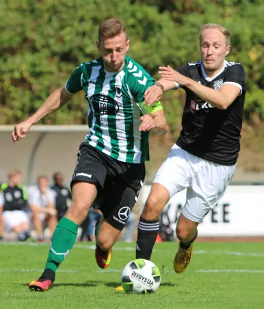 Der Wedeler Marlo Steinecke (links) und Teutonias Arne<br>Gillich könnten im Pokal erneut aufeinander treffen.
