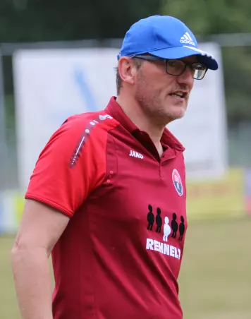 Können Trainer Thomas Bohlen und sein SV<br>Rugenbergen am Freitagabend ihre rabenschwarze<br>Auswärtsserie beenden?