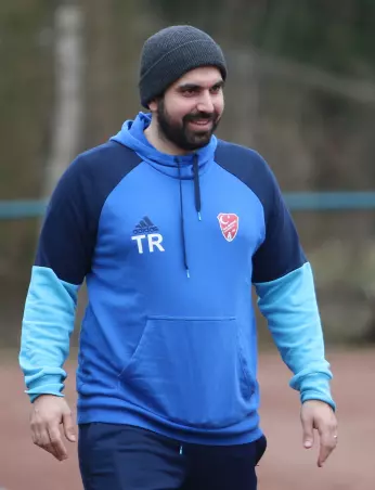 Trainer Haydar Akdemir und TBS Pinneberg sollen am<br>Sonntag, 9. Dezember um 12.30 Uhr beim Hetlinger<br>MTV antreten.
