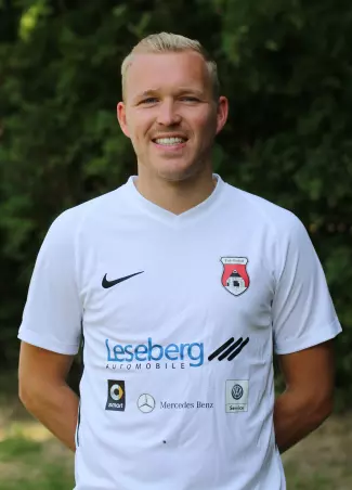 Eddy-Morton Enderle, hier noch im Osdorfer Trikot,<br>zieht ab dem Sommer wieder das graue Jersey<br>von Rasensport Uetersen über.