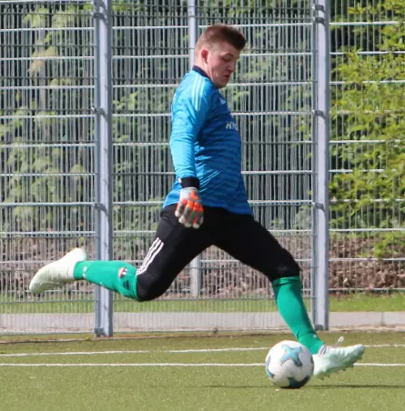Obwohl Torwart Marcel Hengse und der SV Eidelstedt III im Mai als Tabellen-13. der A-Kreisklasse 6 sportlich den Klassenerhalt schafften, startet die SVE-Dritte in der kommenden Saison nur noch in der B-Klasse.
