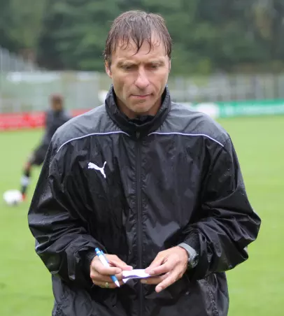 Trainer Daniel Jurgeleit und Weiche Flensburg starten gegen<br>den VfL Wolfsburg II in die neue Saison.