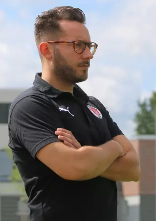 Neuer Trainer bei den Dritten Herren des<br>FC St. Pauli: Amin Bargui.