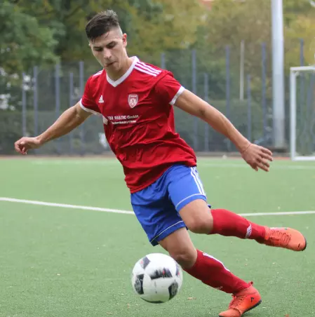 Milos Dinkovic gastiert mit Nikola Tesla am Donnerstagabend beim FC Alsterbrüder.