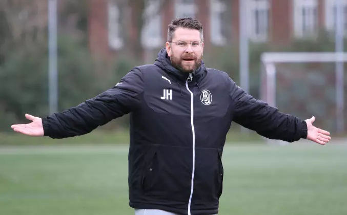 Trainer Jan-Hendrik Haimerl und die BU-Reserve gastieren am Dienstagabend in Sasel.