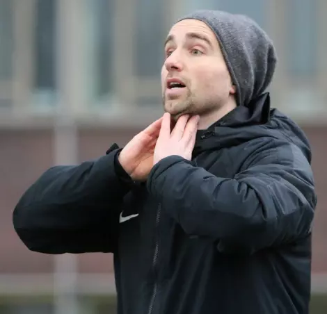 Sagt am Saisonende Servus: ETV-Trainer Dennis Mitteregger.