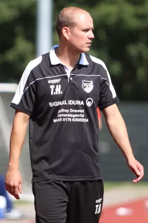 Trainer Tobias Hansen und seine Hoisbütteler<br>haben am Dienstagabend Heimrecht gegen<br>den SC Sperber.
