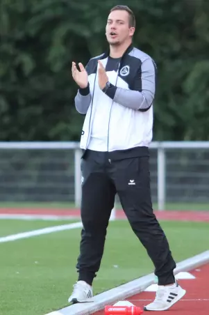 Applaus, Applaus: 85-Coach Patrick Paap kann<br>in der kommenden Saison auf viele bekannte<br>Gesichter setzen.