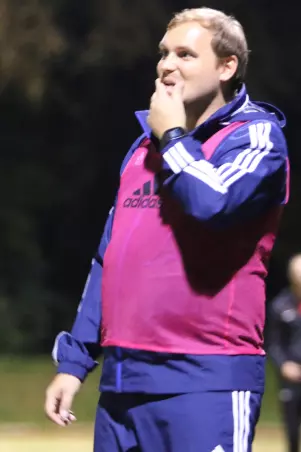 Trainer Jean-Pierre Richter könnte seine Kicker<br>der TuS Dassendorf, die aktuell Spitzenreiter<br>der Oberliga Hamburg sind, nun wieder zu<br>Übungseinheiten bitten.