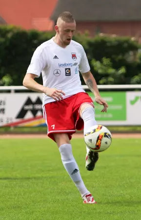 Jeremy Wachter trägt auch zukünftig das<br>Osdorfer Trikot.
