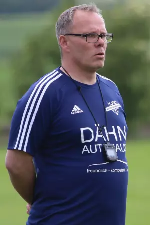 Trainer Mike Hinz soll mit dem 1. FC<br>Neubrandenburg 04 am Sonntag, 9. August im<br>Pokal-Viertelfinale beim FC Schönberg 95<br>gastieren.