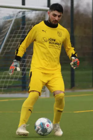 Murat Bakir, hier noch im Süderelber Trikot,<br>hütet zukünftig das Dersimspor-Tor.