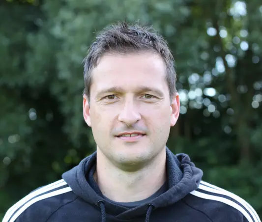 2013 verlor Achim Hollerieth das Oddset-Pokal-Finale mit dem FC Elmshorn gegen den SC Victoria Hamburg nach Verlängerung. Nun hofft er mit dem FC Teutonia 05 auf den Pokalsieg ...