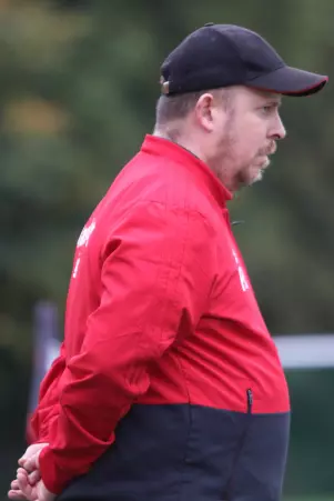 Der Glashütter Liga-Trainer Peter Roggensack<br>und seine Schützlinge müssen zukübftig auf die<br>Unterstützung von Zuschauern verzichten.