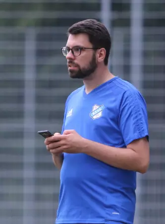 Trainer Jan-Hendrik Schmidt und die Dritten Herren<br>des Niendorfer TSV hatten im Frühjahr das<br>Halbfinale des Heino-Gerstenberg-Pokals erreicht.