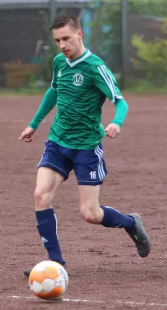 Jan Felix Pustal und sein SC Urania<br>wurden aus der Kreisliga 5 in die<br>passendere Staffel 6 versetzt, im<br>Tausch mit TuRa Harksheide II.