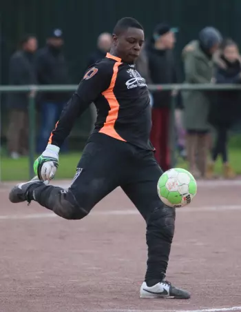Torwart Nick Obeng Gyateng und der ASV Hamburg<br>treffen zum Saisonstart auf Dersimspor.