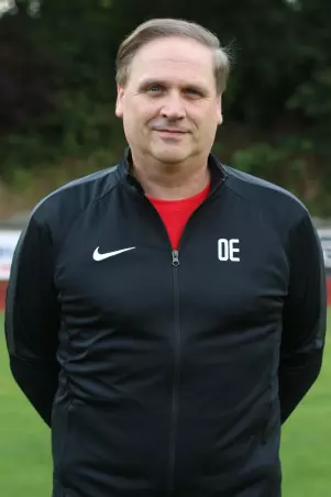 Steht weiter bei Roland Wedel an der<br>Seitenlinie: Olaf Elling.