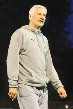 93-Coach Andreas Bergmann bitte seine<br>Schützlinge weiterhin nicht zum<br>Mannschaftstraining.