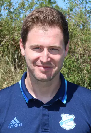 Martin Schwabe, hier noch im Trainingsanzug<br>des FC Union Tornesch, wird im Sommer<br>Co-Trainer beim SV Rugenbergen.