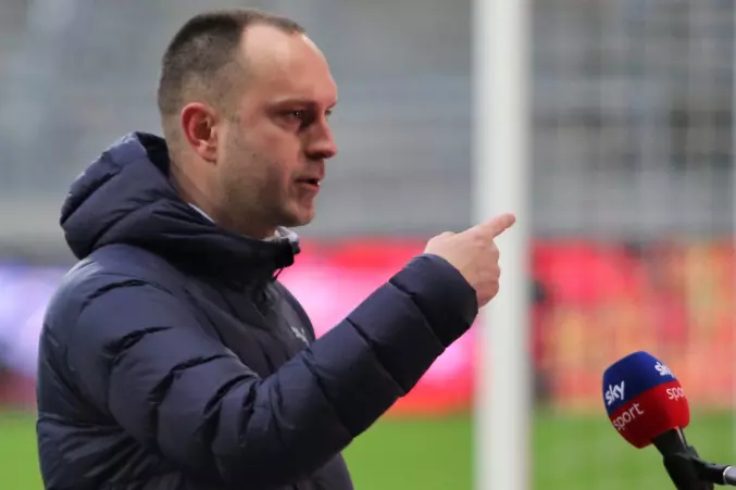 Muss eine weitere Spielabsage hinnehmen: Holstein-Trainer Ole Werner.