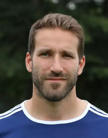 Nachdem sich Trainer Sebastian Loether und der<br>Niendorfer TSV II in der Ersten Runde zu einem 2:0-Sieg<br>beim A-Klassen-Team Walddörfer SV II mühten, haben sie<br>in Runde zwei ein Freilos.