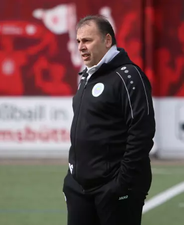 Kreisliga 9: Lohkamper Kantersieg gegen Spitzenreiter issen