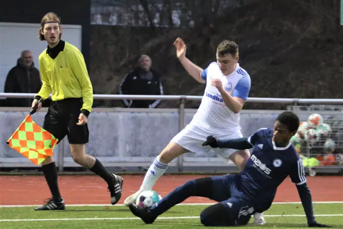 Testspiel: Verbesserte Blankeneser 1:1 bei Blau-Weiß 96