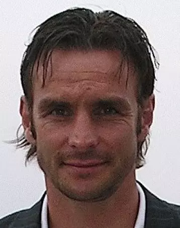 VfB-Kapitän Dietmar Hirsch.